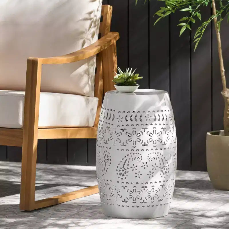 Table d'appoint sculpturale en métal, avec découpes en dentelle, pour patio, jardin, salon, arrière-cour, 12,25*12,25*18